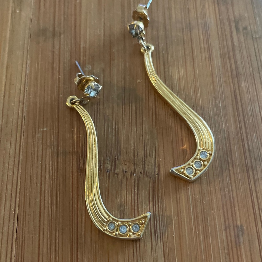 Vintage gold tone rhinestone earrings